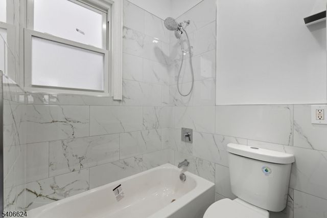 53 Aldine St, Newark City, NJ 07112