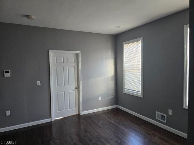 53 Aldine St, Newark City, NJ 07112