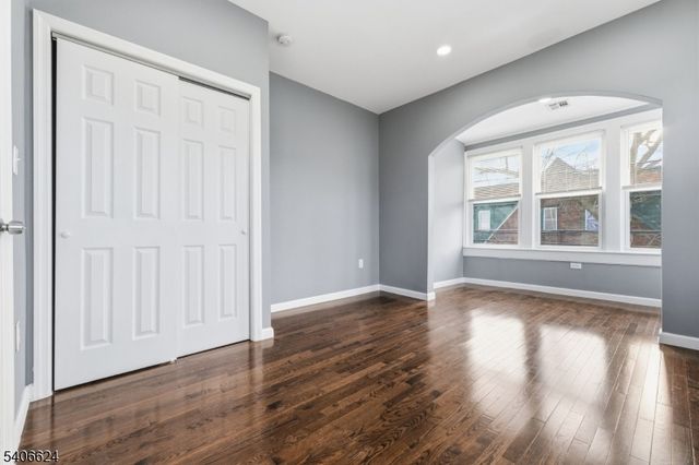 53 Aldine St, Newark City, NJ 07112