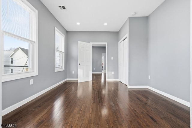 53 Aldine St, Newark City, NJ 07112