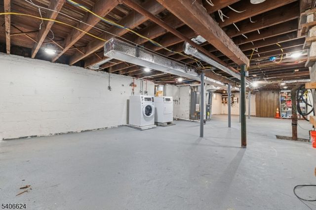 53 Aldine St, Newark City, NJ 07112