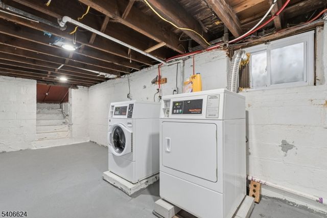 53 Aldine St, Newark City, NJ 07112