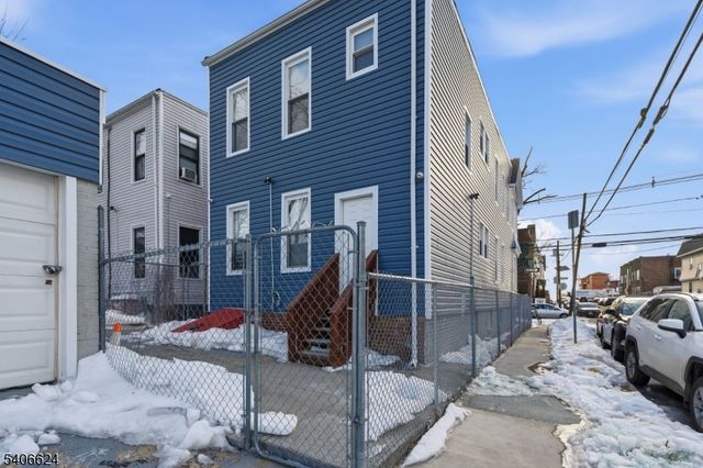 53 Aldine St, Newark City, NJ 07112