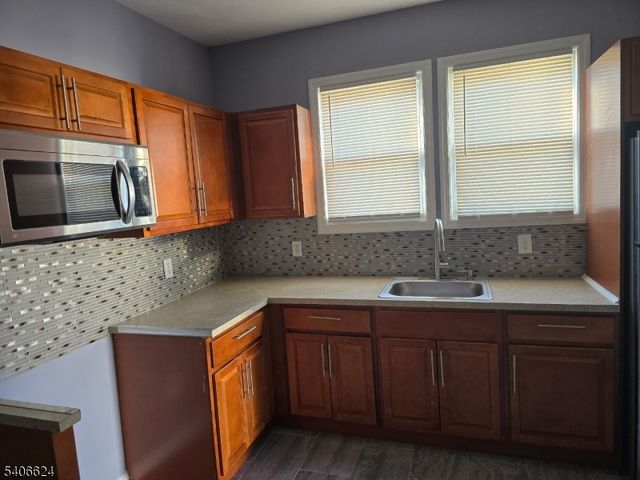 53 Aldine St, Newark City, NJ 07112