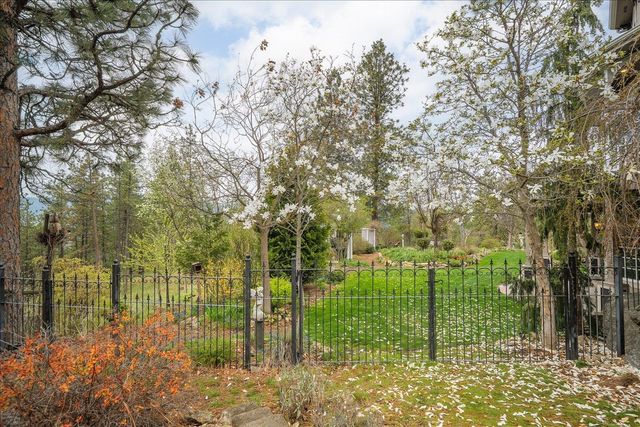 4310 S Horizon Hill Ln, Spokane, WA 99206