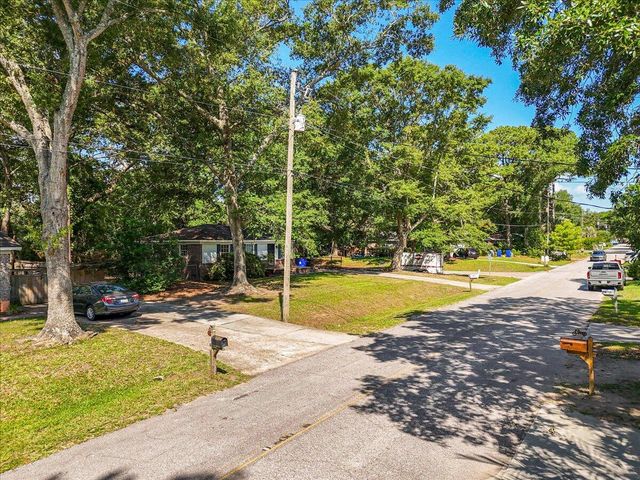1436 Heather Drive, Mount Pleasant, SC 29464