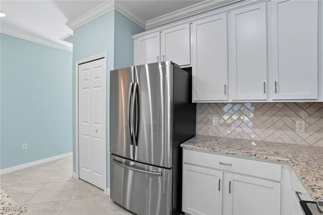 8290 Venetian Pointe DR, Fort Myers, FL 33908