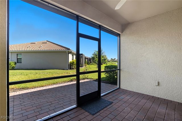 8290 Venetian Pointe DR, Fort Myers, FL 33908