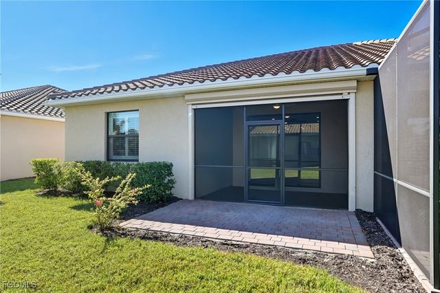 8290 Venetian Pointe DR, Fort Myers, FL 33908