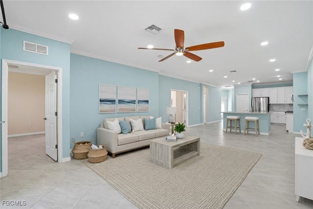 8290 Venetian Pointe DR, Fort Myers, FL 33908