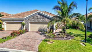 8290 Venetian Pointe DR, Fort Myers, FL 33908