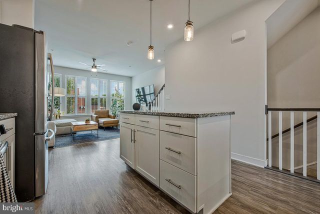 6204 EDITORS PARK DR, Hyattsville, MD 20782