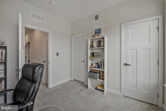 6204 EDITORS PARK DR, Hyattsville, MD 20782