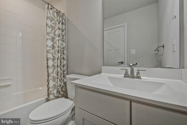 6204 EDITORS PARK DR, Hyattsville, MD 20782