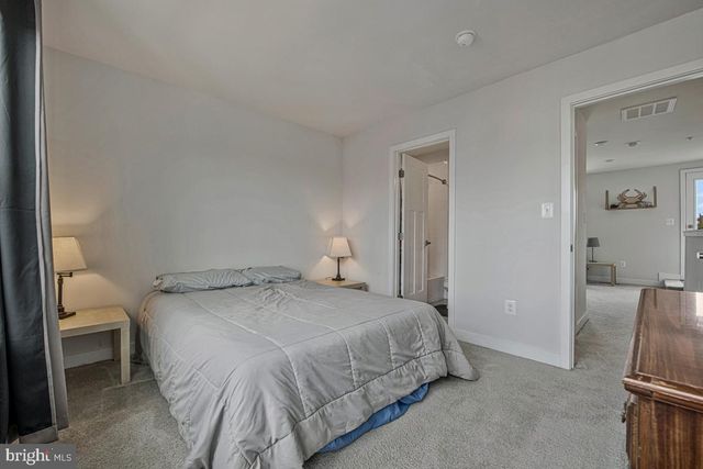 6204 EDITORS PARK DR, Hyattsville, MD 20782