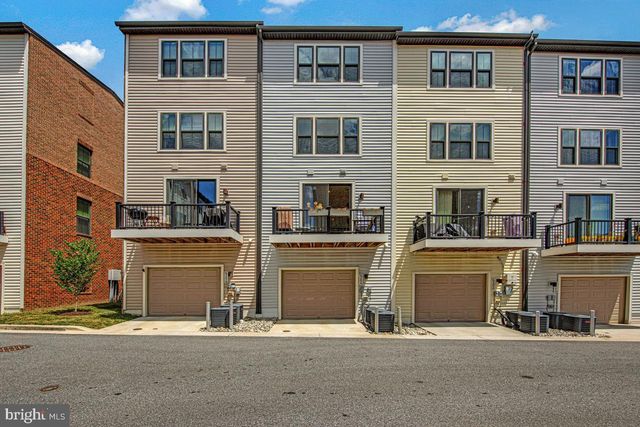 6204 EDITORS PARK DR, Hyattsville, MD 20782