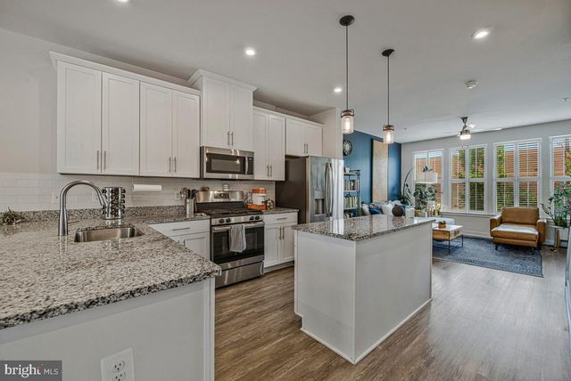 6204 EDITORS PARK DR, Hyattsville, MD 20782
