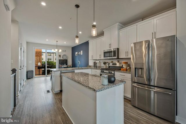 6204 EDITORS PARK DR, Hyattsville, MD 20782