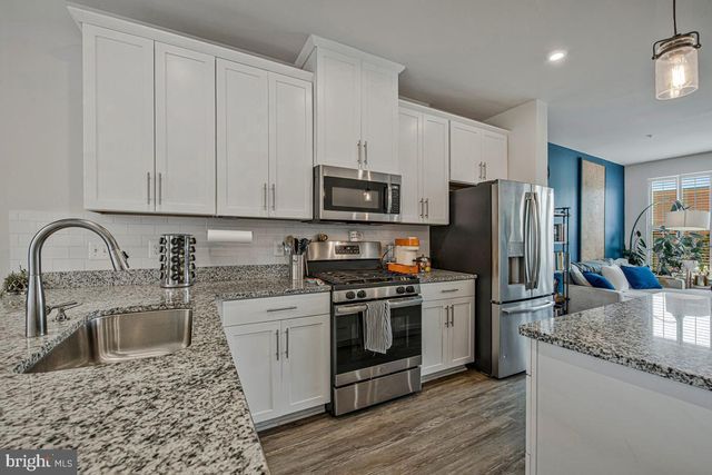 6204 EDITORS PARK DR, Hyattsville, MD 20782