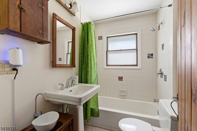 1 Maple Dr, Vernon Twp., NJ 07461