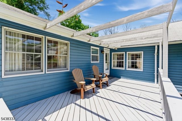 1 Maple Dr, Vernon Twp., NJ 07461
