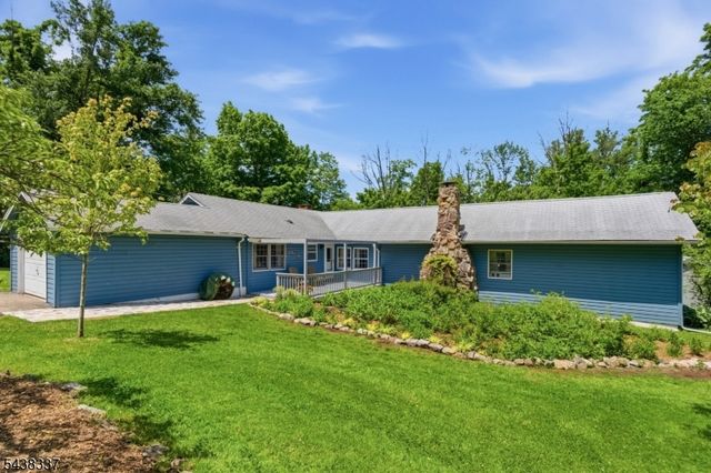 1 Maple Dr, Vernon Twp., NJ 07461