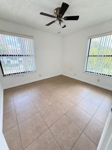 207 Lake Pointe Dr 201, Oakland Park, FL 33309