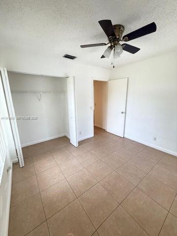 207 Lake Pointe Dr 201, Oakland Park, FL 33309