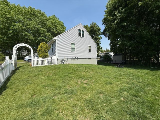 10 Vandette Ave, Dracut, MA 01826