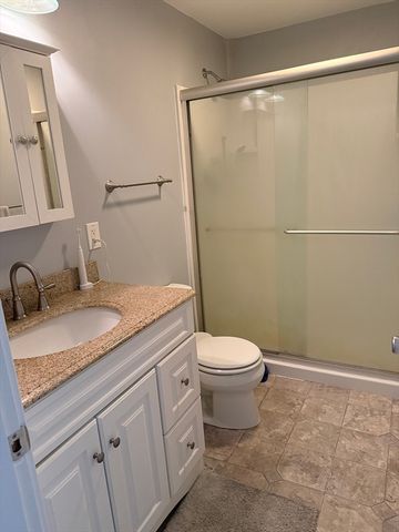10 Vandette Ave, Dracut, MA 01826
