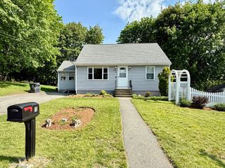 10 Vandette Ave, Dracut, MA 01826