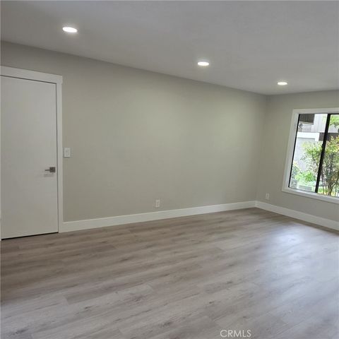 93 Streamwood, Irvine, CA 92620