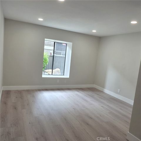 93 Streamwood, Irvine, CA 92620