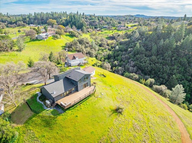 1869 Wild Cat Ct, Cool, CA 95614