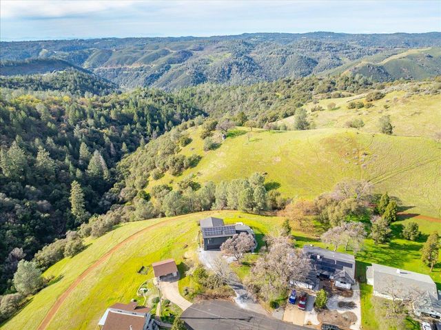 1869 Wild Cat Ct, Cool, CA 95614