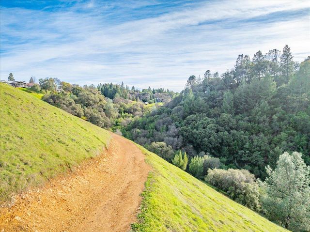 1869 Wild Cat Ct, Cool, CA 95614