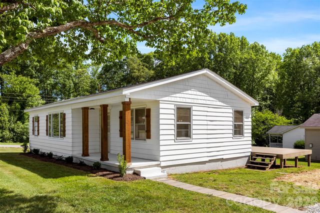 301 Gittens Street, Lowell, NC 28098