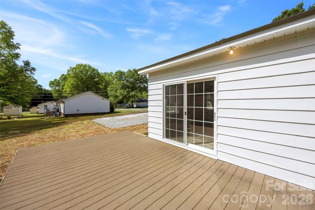 301 Gittens Street, Lowell, NC 28098