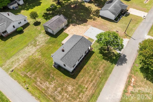 301 Gittens Street, Lowell, NC 28098