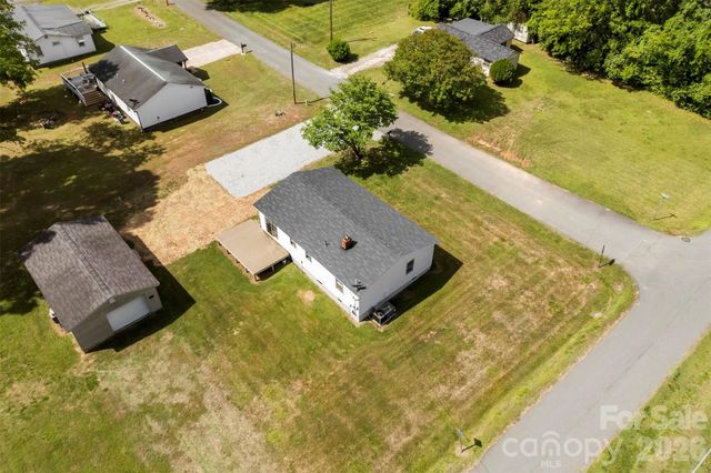 301 Gittens Street, Lowell, NC 28098