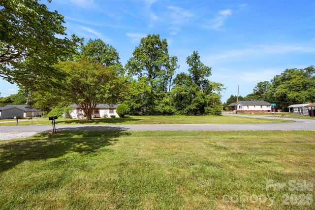 301 Gittens Street, Lowell, NC 28098