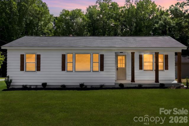 301 Gittens Street, Lowell, NC 28098