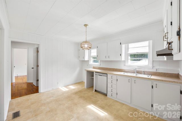 301 Gittens Street, Lowell, NC 28098