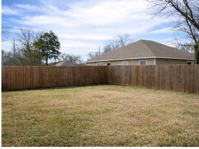 2216 Sayle Street, Greenville, TX 75401