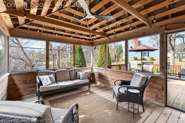 5822 Raven Road, Bloomfield Hills, MI 48301