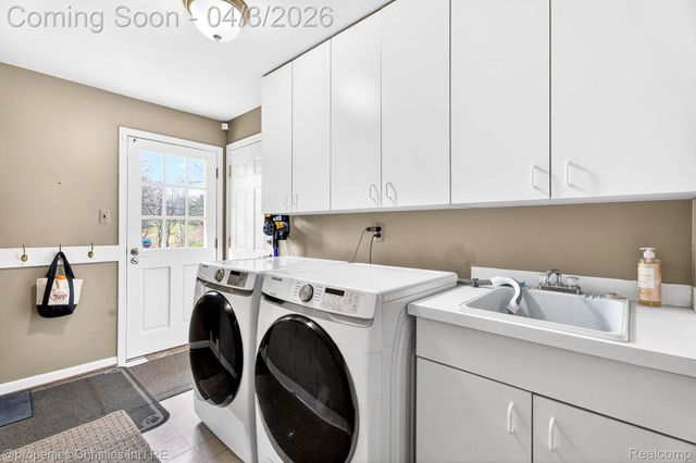 5822 Raven Road, Bloomfield Hills, MI 48301