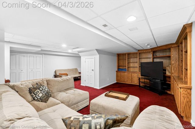 5822 Raven Road, Bloomfield Hills, MI 48301