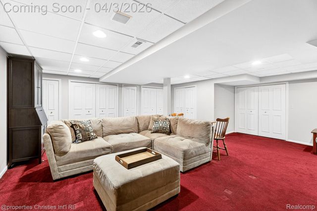 5822 Raven Road, Bloomfield Hills, MI 48301