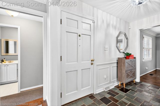 5822 Raven Road, Bloomfield Hills, MI 48301