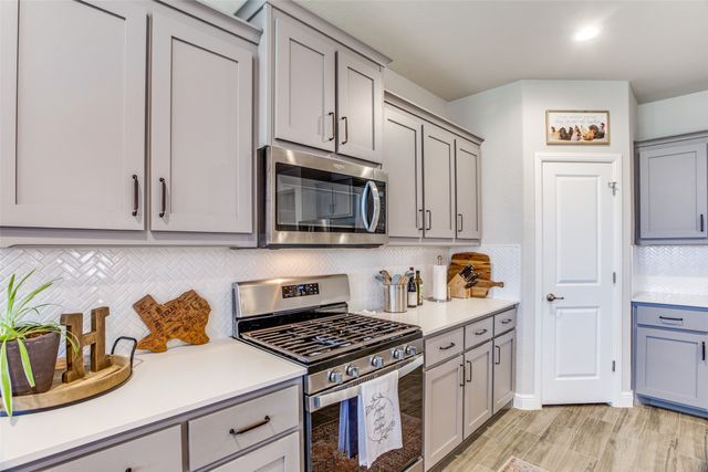 2353 Waggoner Ranch Drive, Weatherford, TX 76087